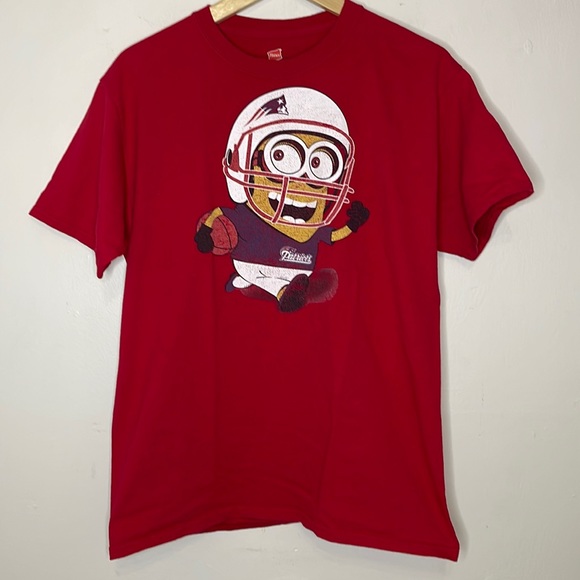 Hanes Tops - Hanes Patriots NFL minions graphic red  tee women Medium football funny